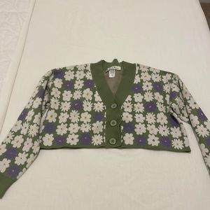 Flower crop cartigan